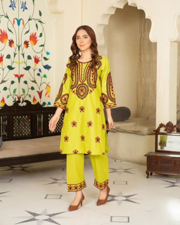 Sunny Serenade: Lawn Embroidered Kurta 2 Piece Suit with Classic Allure - Image 2